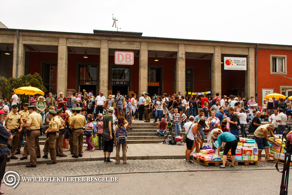 01.09.15 München - Flüchtlinge am Hbf
