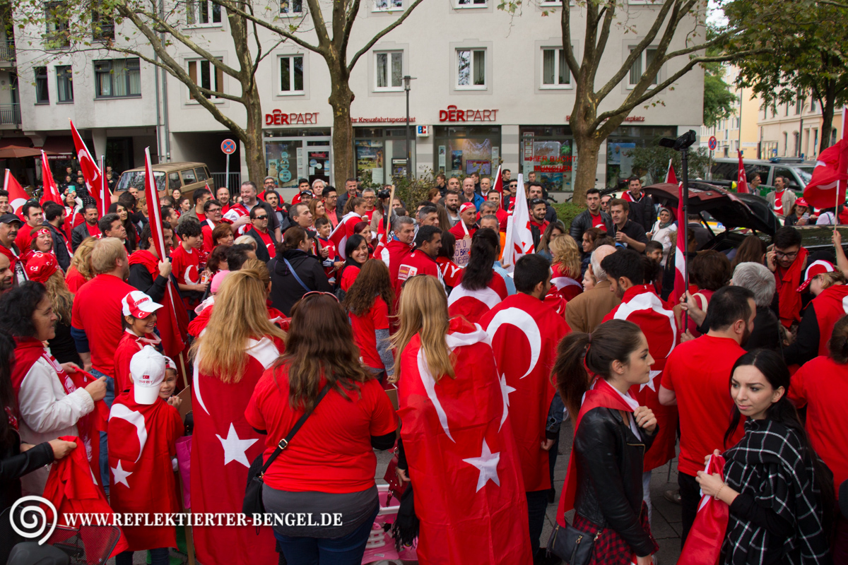 20.09.15 München - Demo Türkischer Nationalist*innen