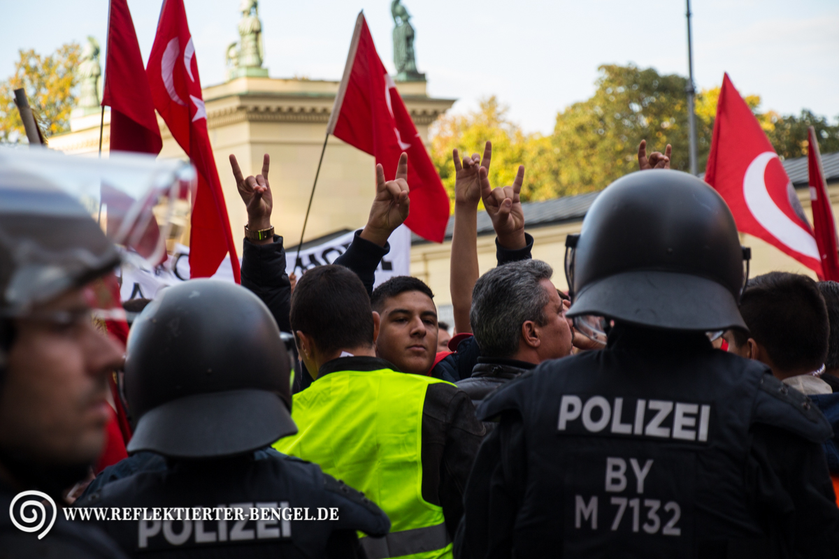 20.09.15 München - Demo Türkischer Nationalist*innen