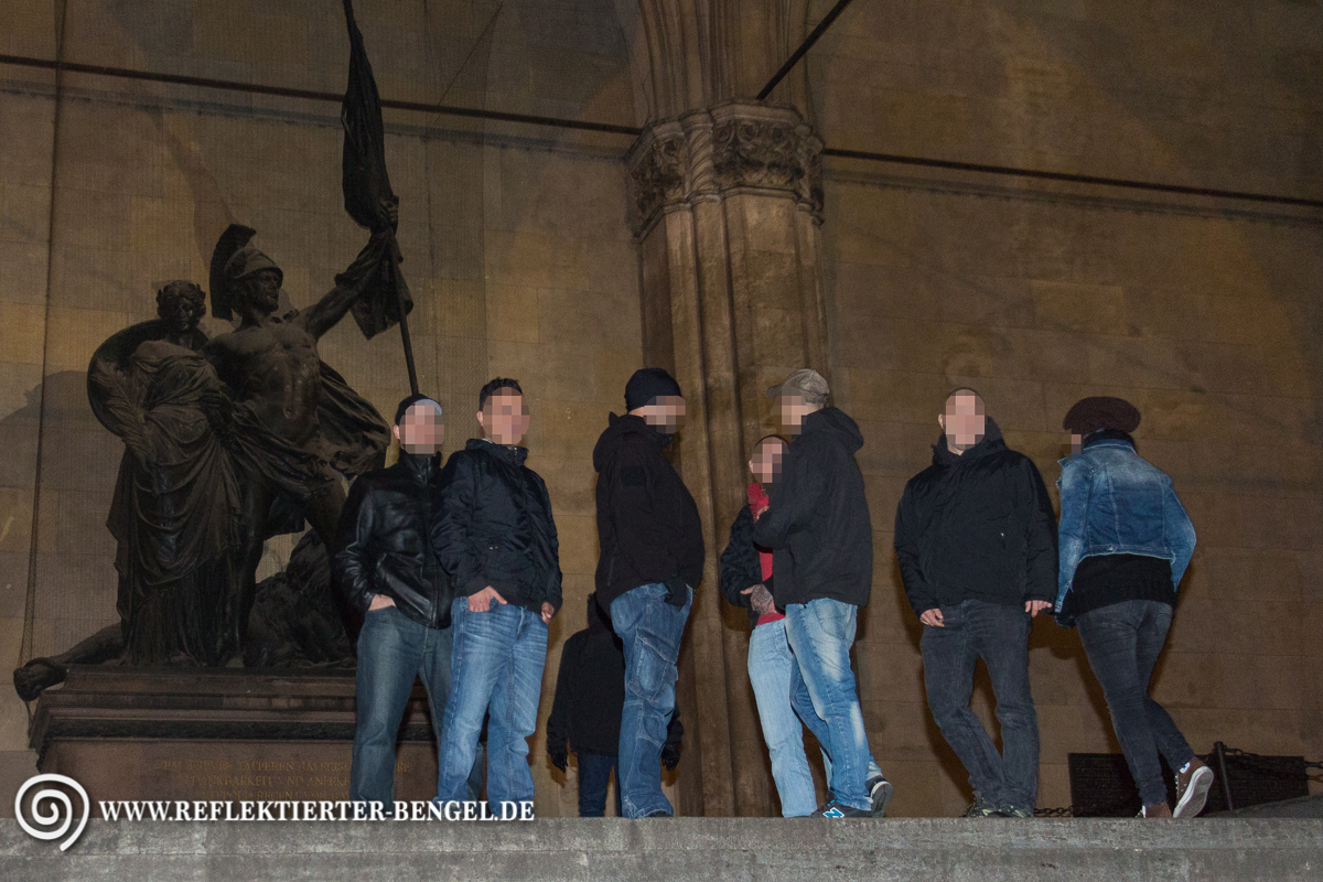 12.10.15 München - Pegida München Feldherrnhalle Petra K. Karl Heinz Statzberger Ramazan S. Thomas Schatt