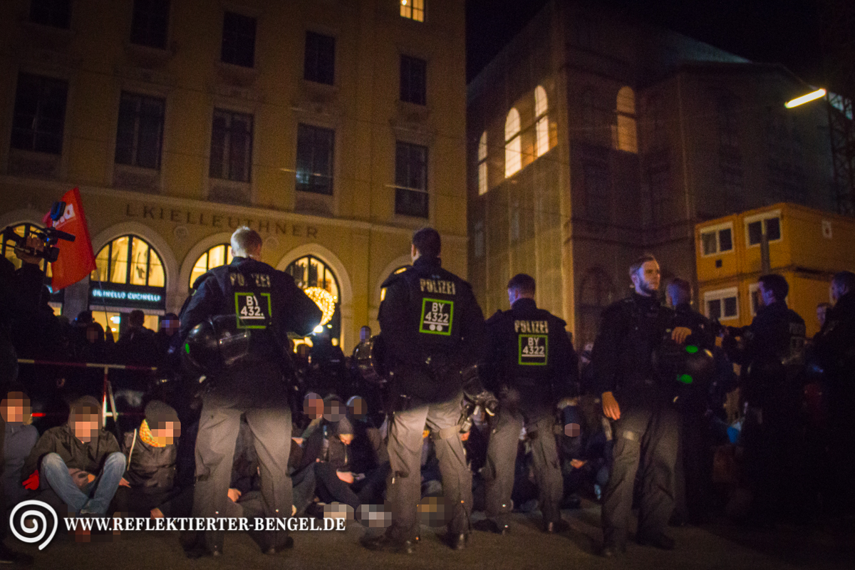 Sitzblockade Pegida München