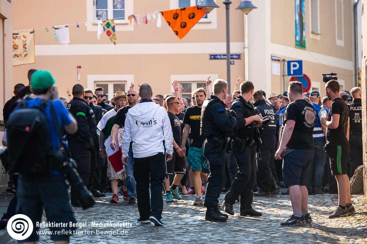 Ostritz Neonazis feiern bei Schild und Schwert Festival Reflektierter Bengel Ostritz Neonazis feiern bei Schild und Schwert Festival Reflektierter Bengel